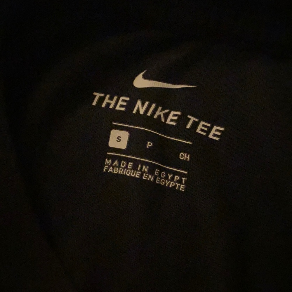 Men’s small Nike shirt. Only wore twice